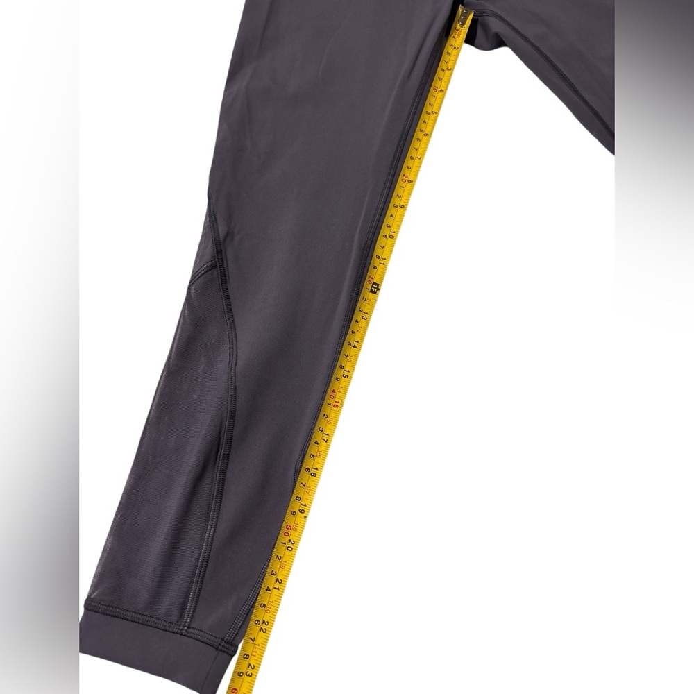 Lululemon Wunder Under 7/8 Tight 24" Leggings
* Asia Fit
Color: moonwalk - Picture 5 of 5